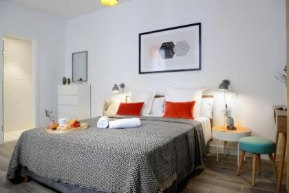 nQn Aparts & Suites Madrid - image 11