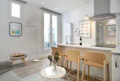 nQn Aparts & Suites Madrid - image 9