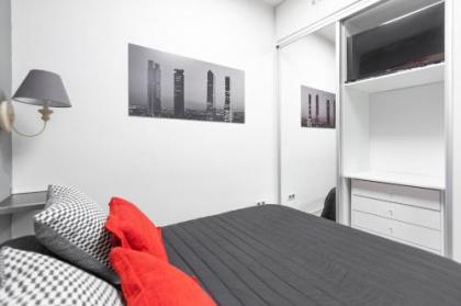 Argüelles Apartment - image 11