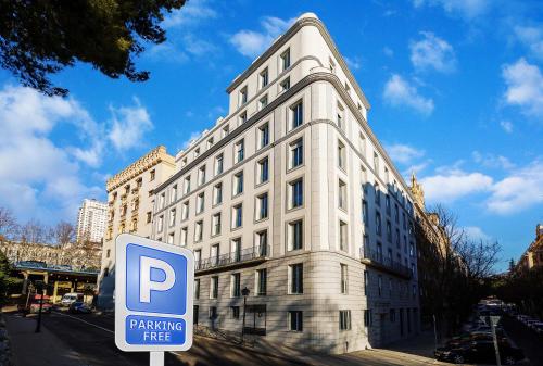 Plaza de España Skyline - main image