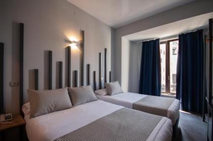 Hostal Carmen-Gran Vía - image 4