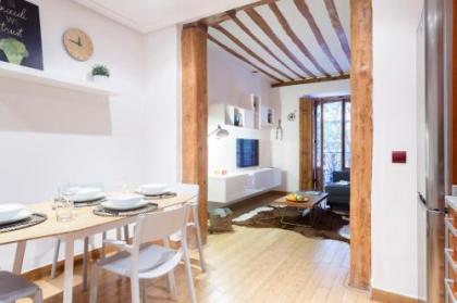 Fuencarral Apartments by Flatsweethome - image 1