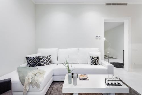 Alcantara Apartment by Flatsweethome - image 2