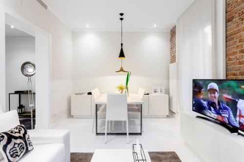 Alcantara Apartment by Flatsweethome - image 4