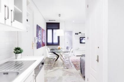 Serrano Apartment by Flatsweethome - image 3