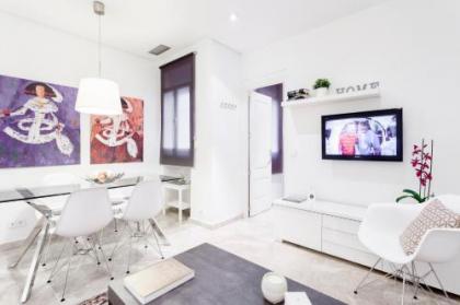 Serrano Apartment by Flatsweethome - image 4