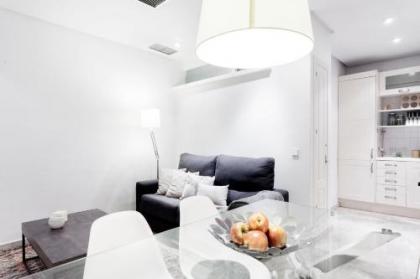 Serrano Apartment by Flatsweethome - image 9