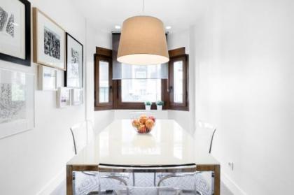 Villanueva Apartments by Flatsweethome - image 12