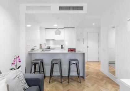 Villanueva Apartments by Flatsweethome - image 3