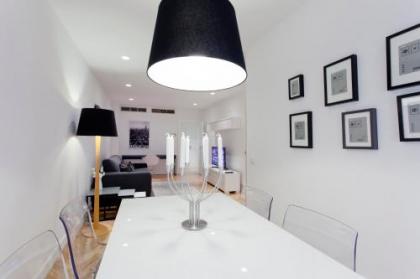 Villanueva Apartments by Flatsweethome - image 9