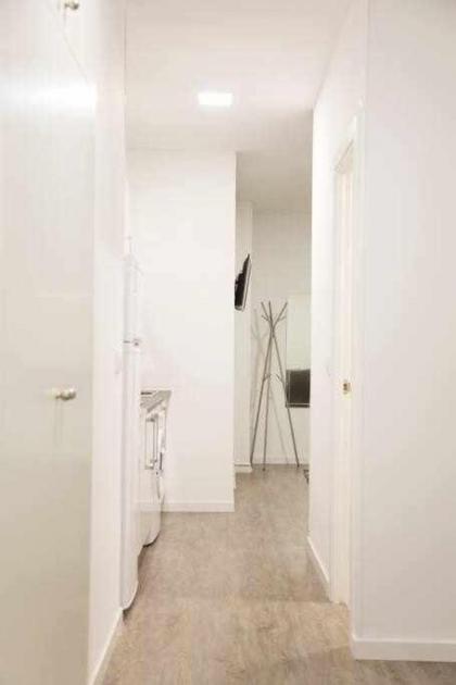 Comodo Y Agradable Apartamento En Madrid Centro 2 - image 25