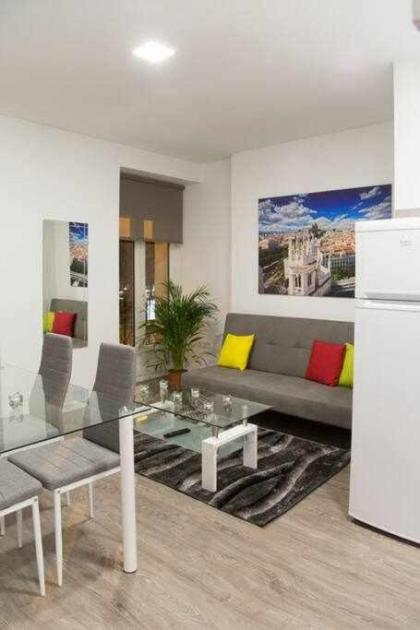 Comodo Y Agradable Apartamento En Madrid Centro 3 - image 3