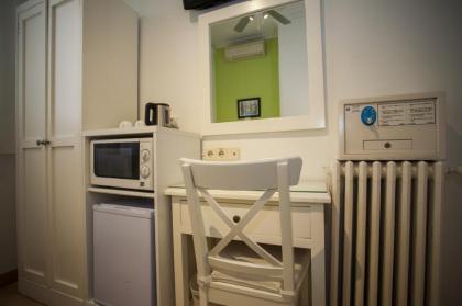 Pension Ava Rooms - image 20