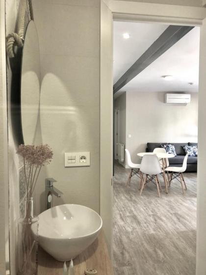 Plaza 5 Carabanchel Apartment - image 21