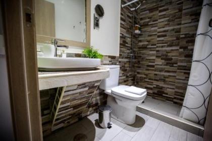 Bloom Inn Madrid - image 4
