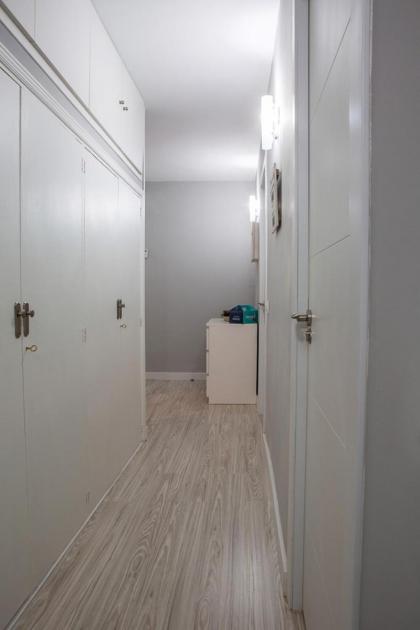 Lovely 3 Bedroom Apartment next to Fuencarral - image 26