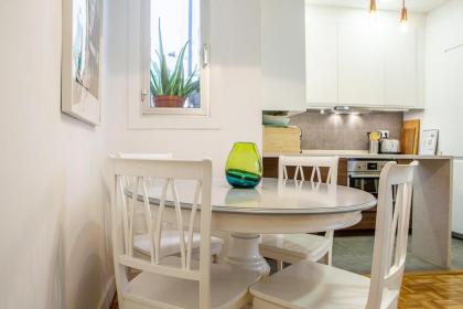 Lovely and Chic 1 Bedroom Apartment next to Atocha - image 13