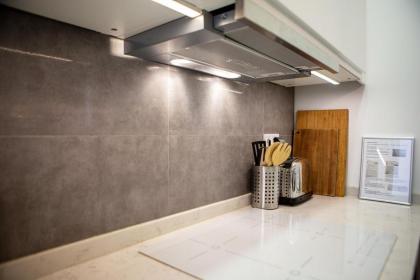 Lovely and Chic 1 Bedroom Apartment next to Atocha - image 15