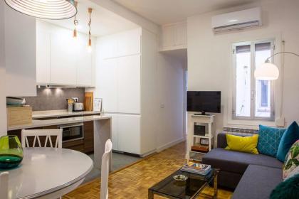 Lovely and Chic 1 Bedroom Apartment next to Atocha - image 6