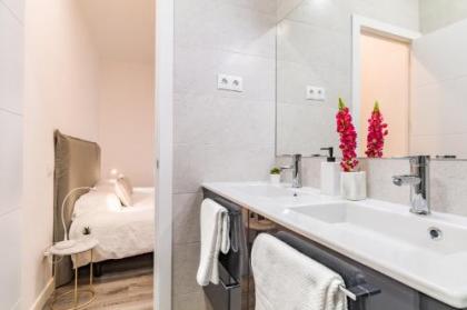 PYR Select Salamanca Luxury IX - image 7