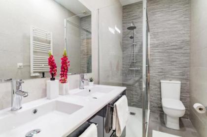 PYR Select Salamanca Luxury IX - image 9