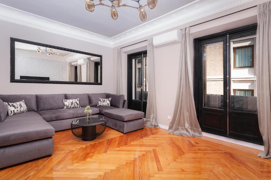 Gran via Excellent by Presidence Rentals - main image