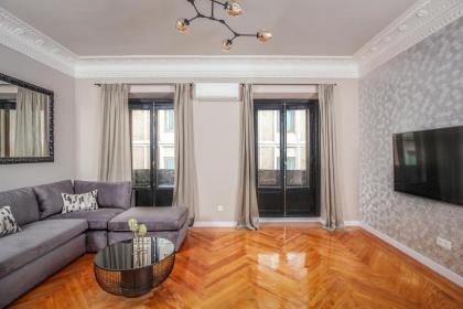 Gran via Excellent by Presidence Rentals - image 10