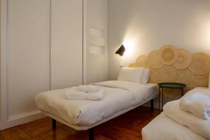 Lovely & Elegant 3Bed in El Retiro - Madrid Center - image 10
