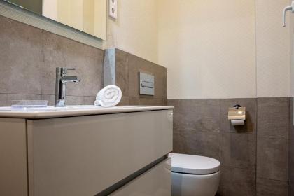 Lovely & Elegant 3Bed in El Retiro - Madrid Center - image 13