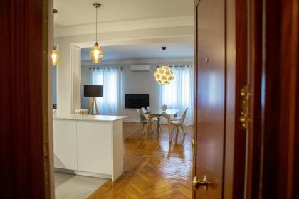 Lovely & Elegant 3Bed in El Retiro - Madrid Center - image 14