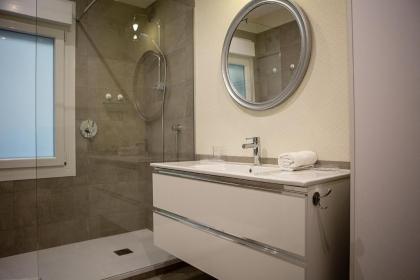 Lovely & Elegant 3Bed in El Retiro - Madrid Center - image 15
