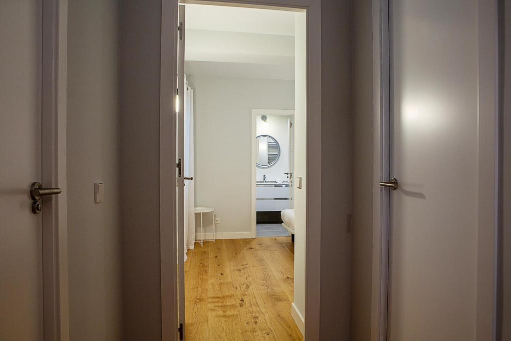 Lovely & Elegant 3Bed in El Retiro - Madrid Center - image 2