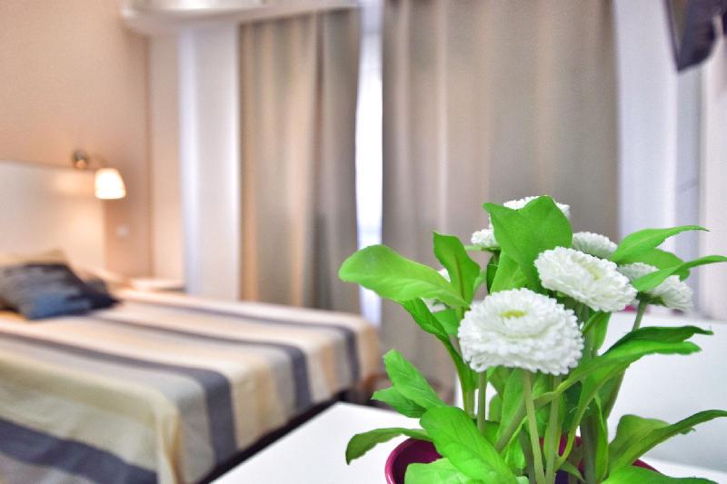 Studio apartment in Gran Via - image 3