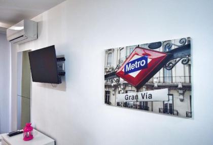 Studio apartment in Gran Via - image 5