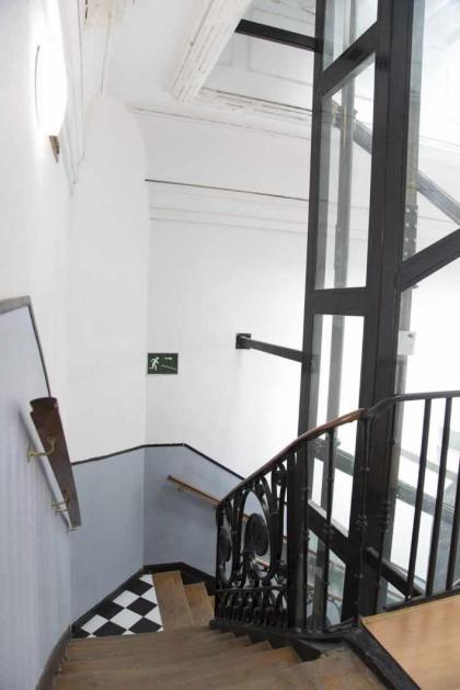 Cómodo Ático en Tirso de molina Madrid - image 28