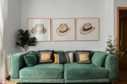 Luxury Apartment Steps from Gran Via - image 4