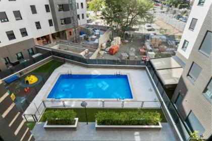 Stunning 2 Bed Apt Sleeps 6 nr Adelfas - image 19