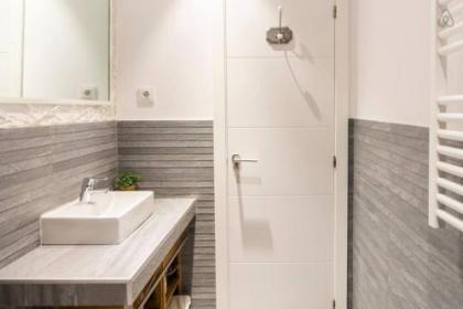 Explore a Walkable Neighborhood around a Comfy Apartment - image 17