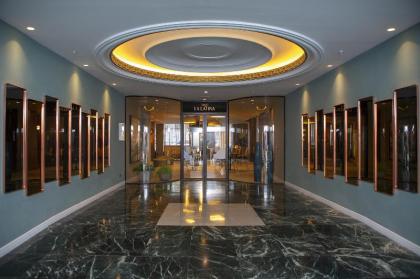 RIU PLAZA ESPANA - image 16