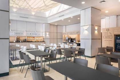B&B Hotel Madrid Aeropuerto T4 - image 19