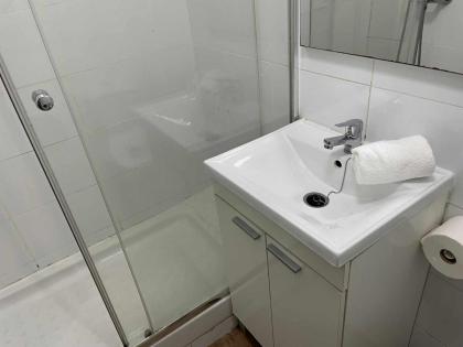 A unos Pasos de SolGran vía Madrid - image 22