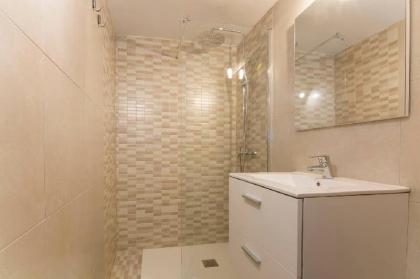AMAZING APARTMENT IN LA LATINA MADRID+ BALCONY - image 2