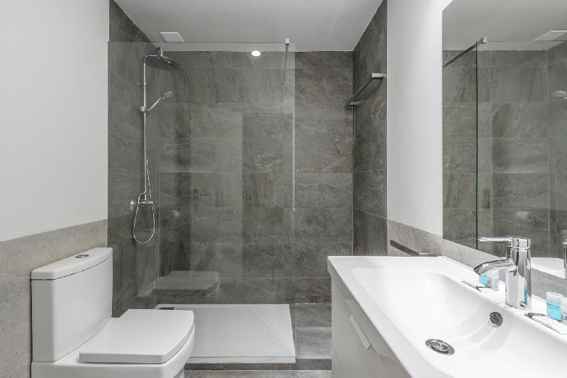 Private room in shared chalet Alameda Osuna - image 3