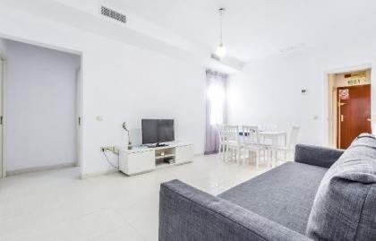 APARtmENt 8 PAX IN FRONt OF tHE ROYAL PALACE madrid