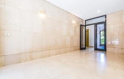 APARTMENTO CON PISCINA 4 PAX BARAJAS AREA - image 3