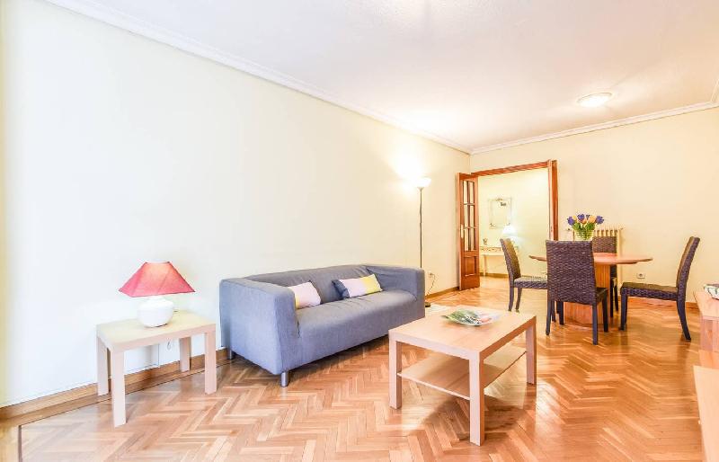 APARTMENTO CON PISCINA 4 PAX BARAJAS AREA - image 6