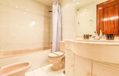 APARTMENTO CON PISCINA 4 PAX BARAJAS AREA - image 7