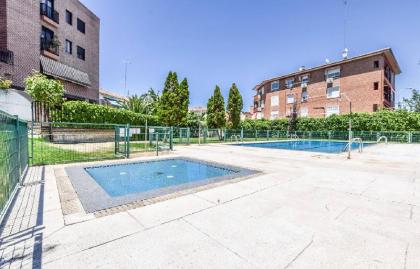 APARTMENTO CON PISCINA 4 PAX BARAJAS AREA - image 9