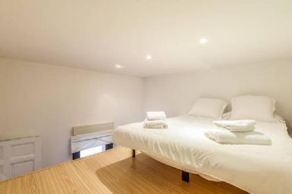 MALASANA  APARTAMENTO CON PATIO 6 PAX - image 3