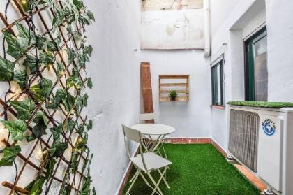 MALASANA  APARTAMENTO CON PATIO 6 PAX - image 8